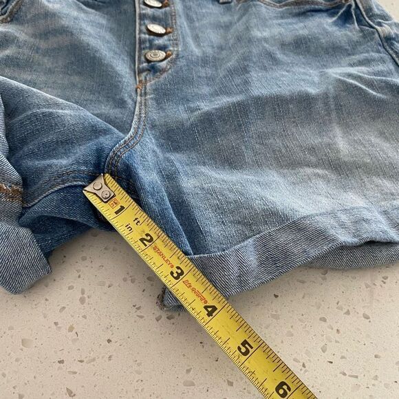 Old Navy Size 10 Light Wash Denim Jean Shorts High Rise Button Up - Picture 8 of 9